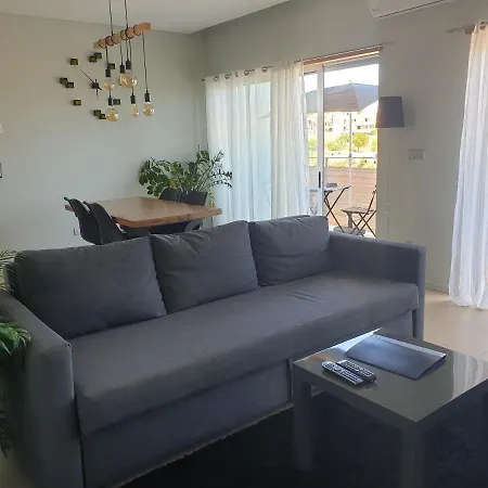 Rooftop Center Apartment *