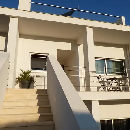 Rooftop Center Apartment *