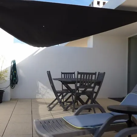 Rooftop Center Apartment *